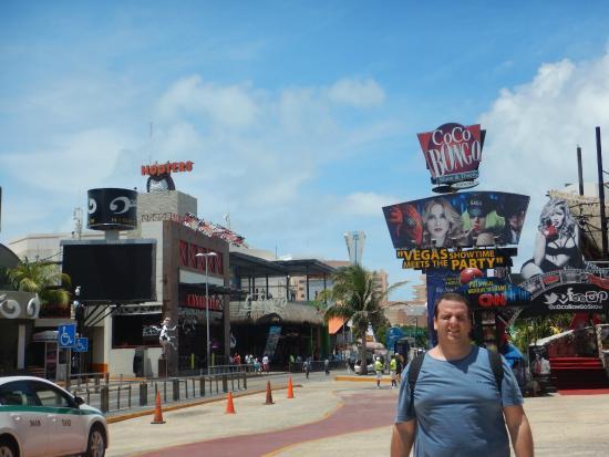 Centro commerciale Forum by the Sea